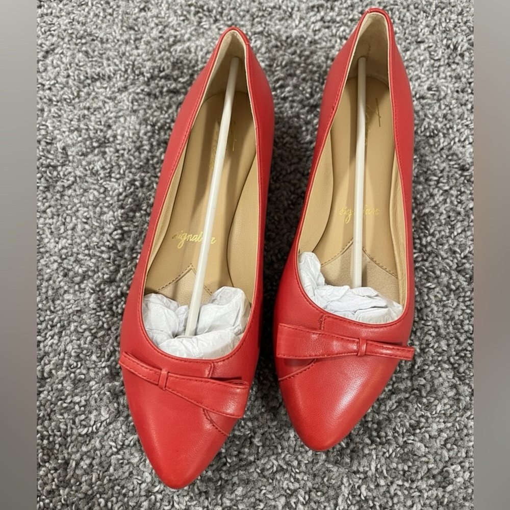 Trotters Red Women's Flats with Bow